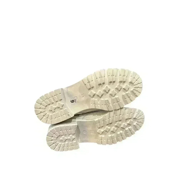 BCBG Generation Nubi White Leather Ankle Booties Size 9, Pre-Owned, Flaws Noted - Picture 4 of 9